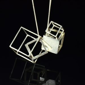 Collar Cubos / Cube necklace